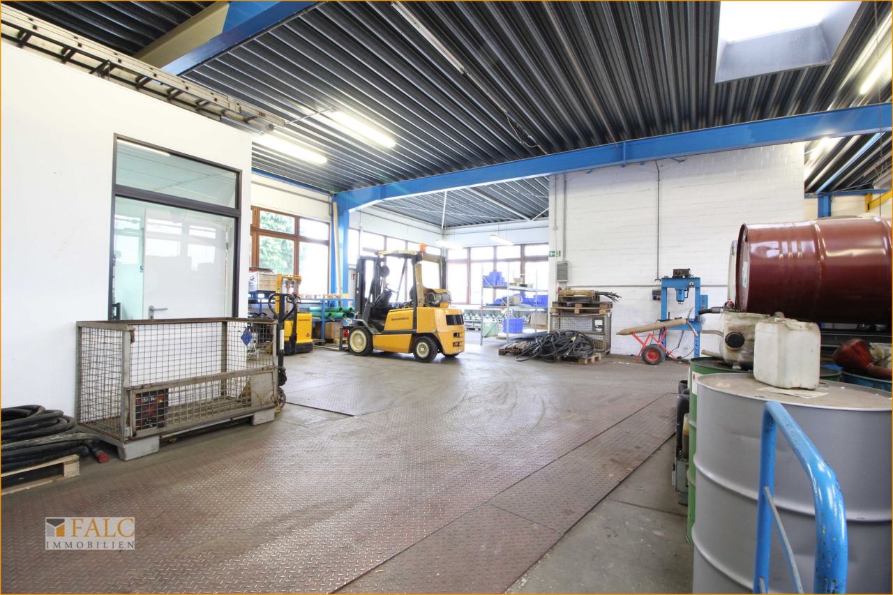 Halle linke Seite Halle linke Seite