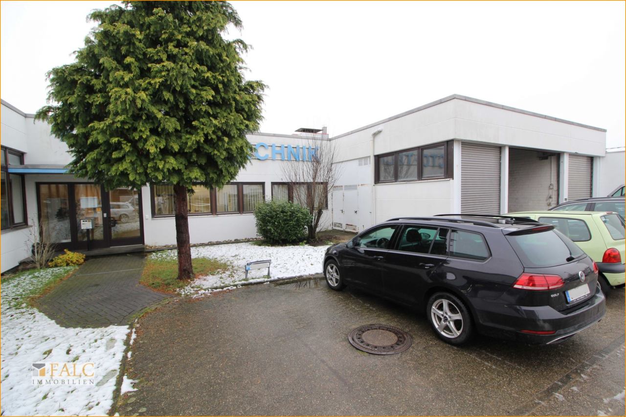 Eingangs- und Garagenbereich Eingangs- und Garagenbereich