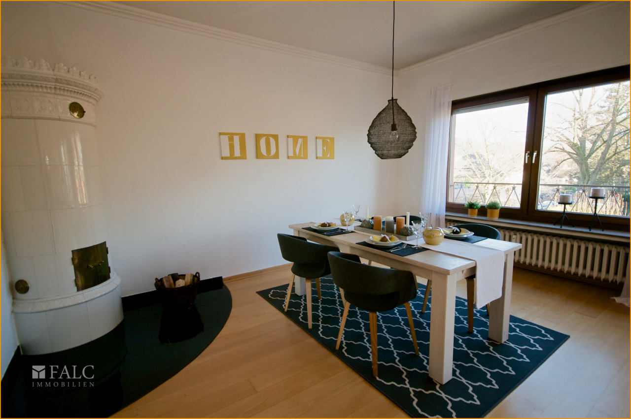 Essecke mit gemütlichen Ofen Essecke mit gemütlichen Ofen