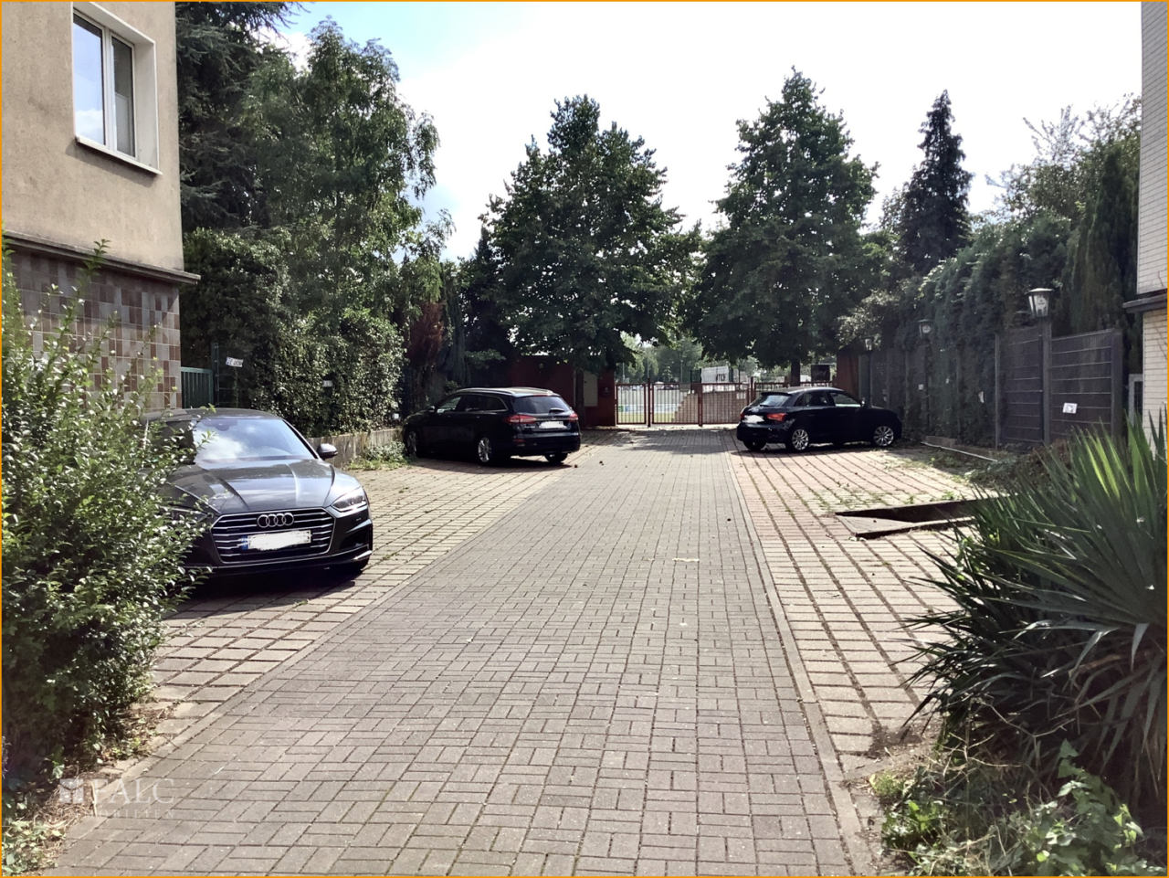 Parkplatz mit Warteliste Parkplatz mit Warteliste