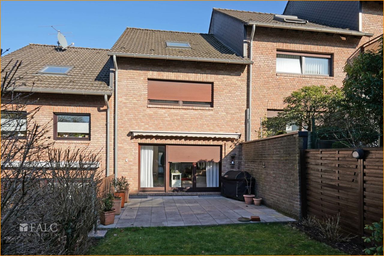 Terrassenfläche mit Rasen Terrassenfläche mit Rasen