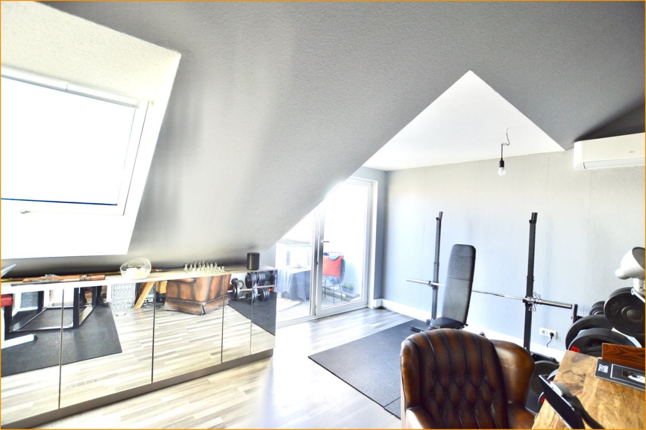 2. Wohnzimmer Dachgeschoss 2. Wohnzimmer Dachgeschoss