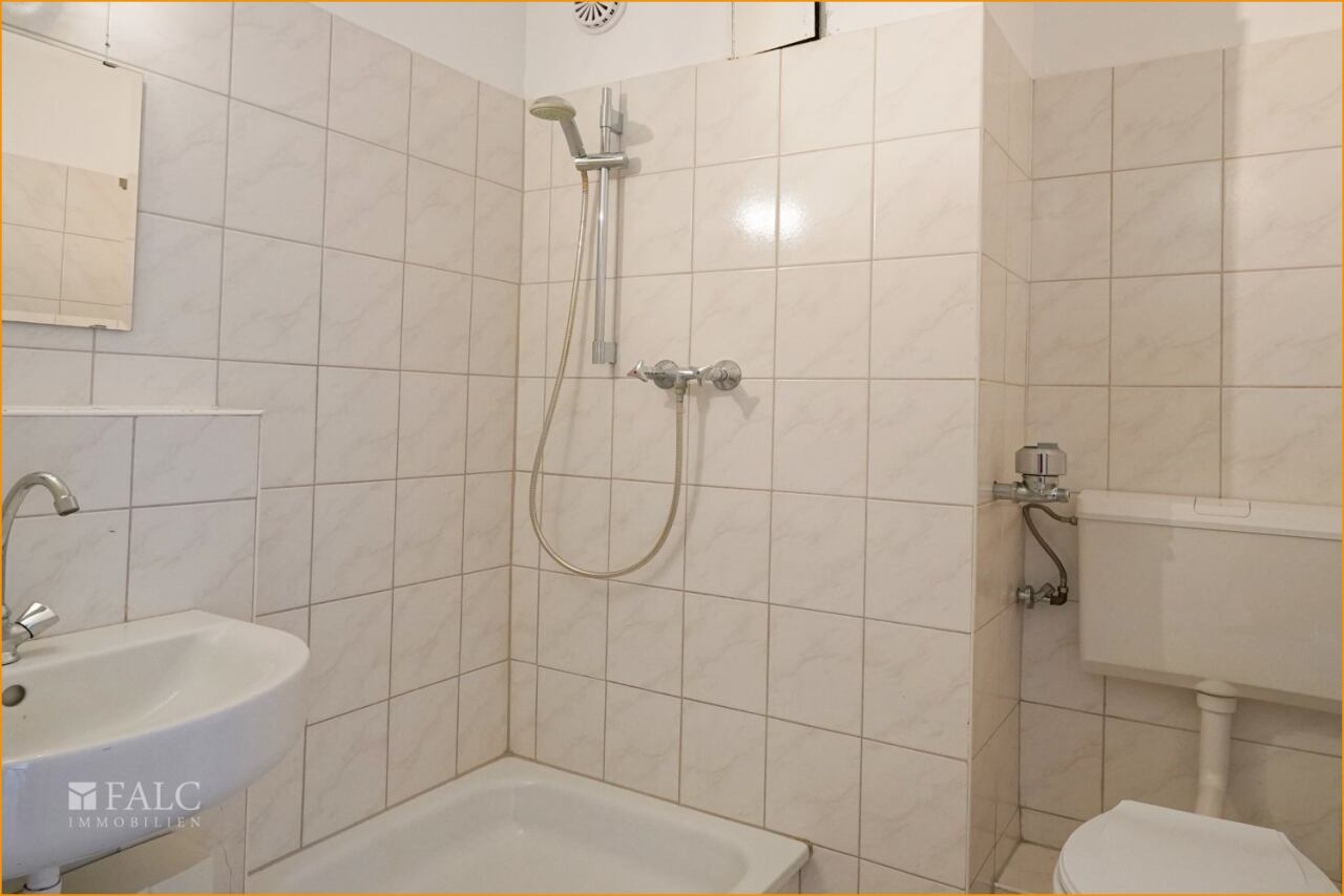 Duschbad mit WC Duschbad mit WC