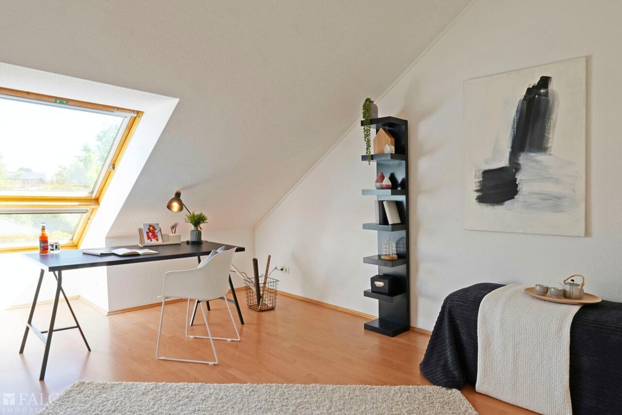 Arbeitzimmer DG Straßenseite Arbeitzimmer DG Straßenseite